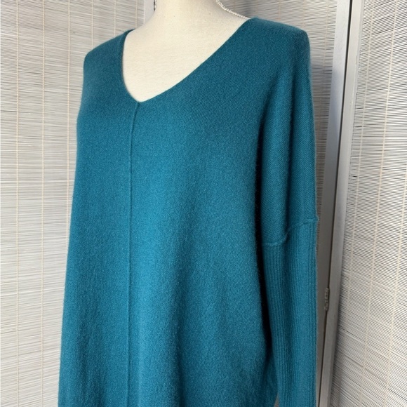 Soft Surroundings Turquoise Cashmere Sweater Size M Ribbed Sleeves Panel Seam - Picture 2 of 7
